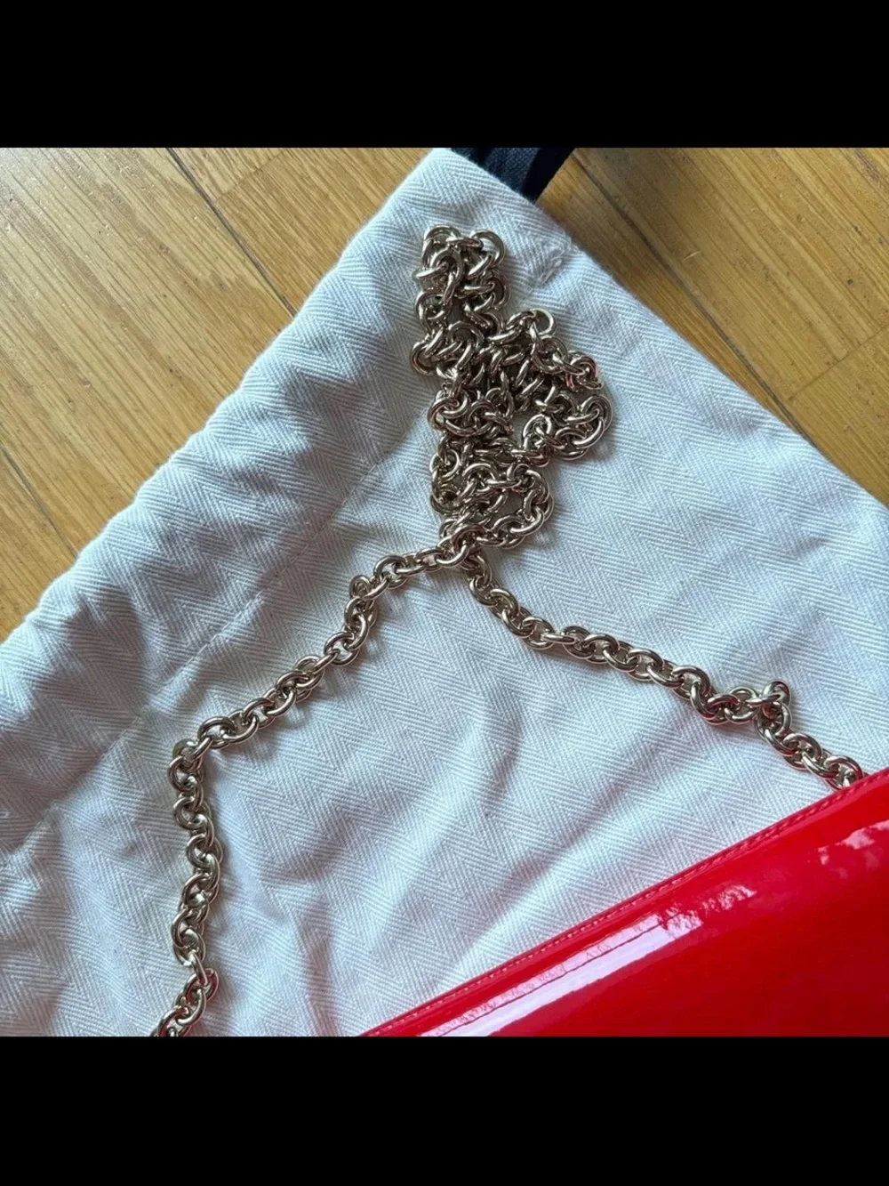 Mulberry Red Leather Shoulder Bag with Gold Chain Strap